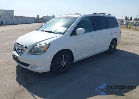2007 Honda Odyssey Touring z USA, uszkodzony, nr VIN 5FNRL38887B093873